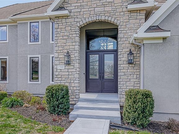 5th image of 17960 Windsor Dr