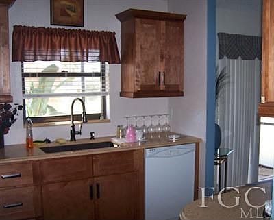 4th image of 1436 SE 15th St