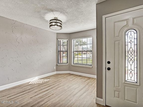 5th image of 3073 Falconer Dr