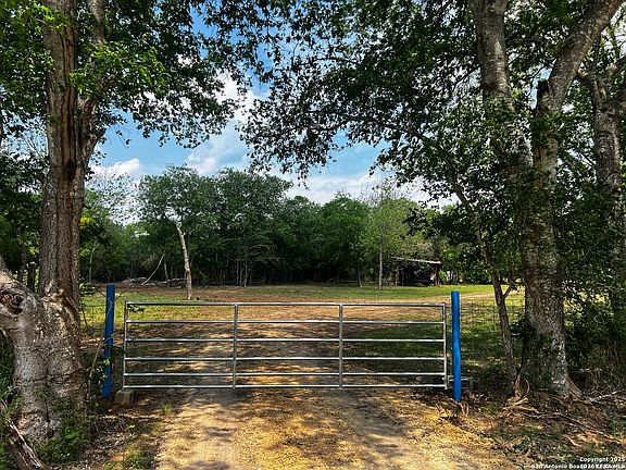 3rd image of 304 County Road 6611