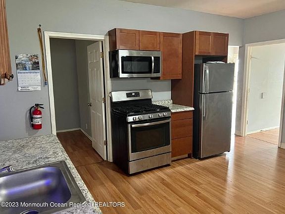 5th image of 1255 Washington Ave