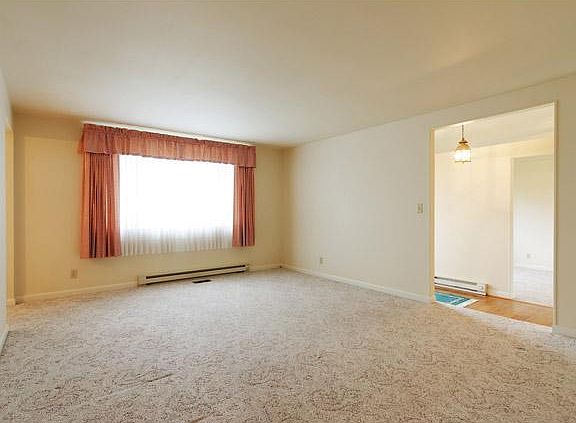 4th image of 648 Lake View Dr
