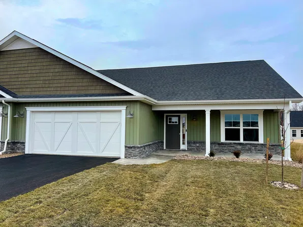 1051 Otero Ln, Hedgesville, WV 25427