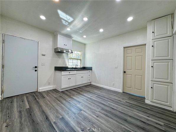 851 Woodcrest Ave #1