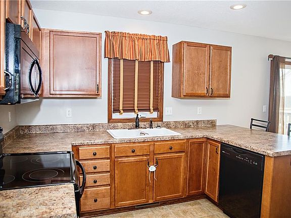 5th image of 1911 NW Prairie Lakes Ct