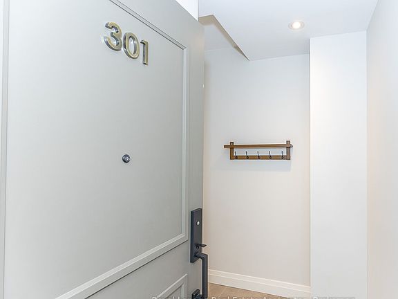 5th image of 1000 Bathurst St #301