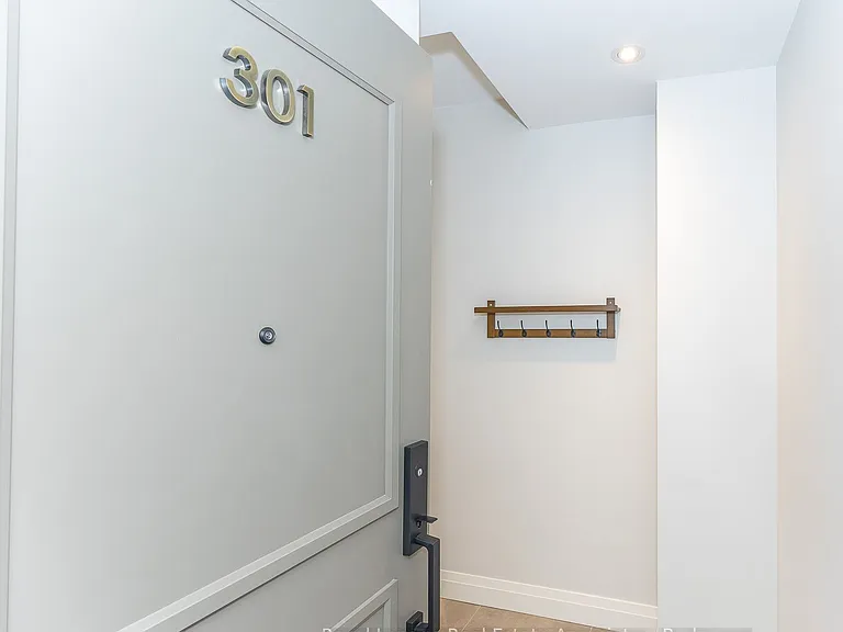 1000 Bathurst St #301 — Photo 5