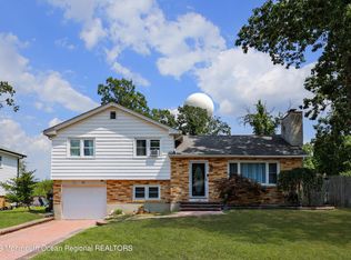 45 Locker St, Bayville, NJ 08721