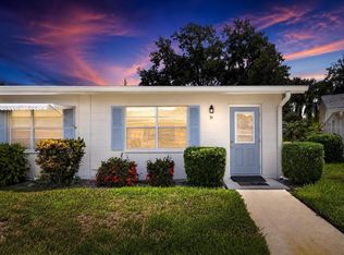 402 Dorchester Pl APT 31, Sun City Center, FL 33573