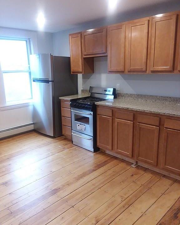 1st image of 240 Washington St #3