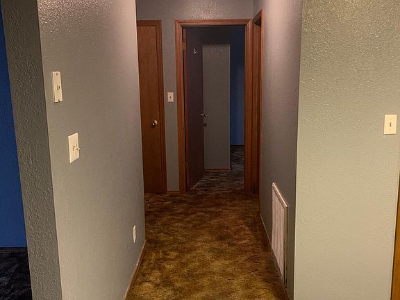 5th image of 613 E Adams St APT 3