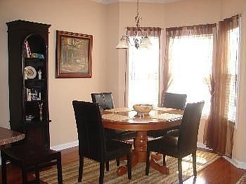 5th image of 136 Alexander Blvd