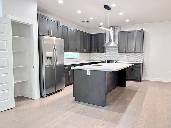 5th image of 1025 E Medlock Dr #1
