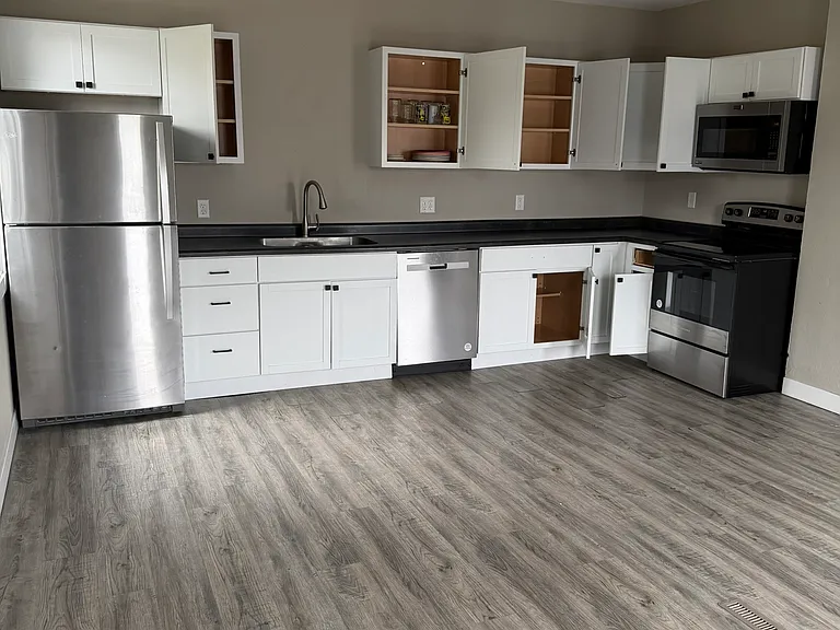28 E Birch St #A — Photo 5