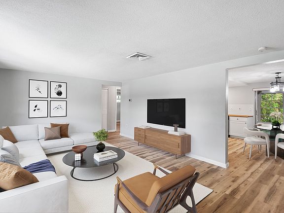 2nd image of 7913 Raintree Dr