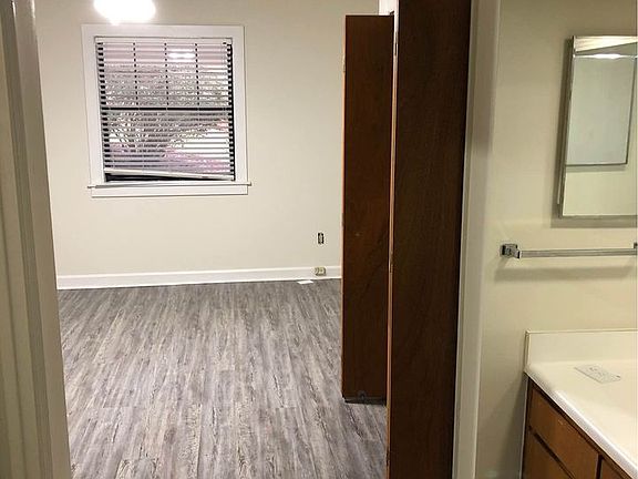 5th image of 290 Appleby Dr APT 171