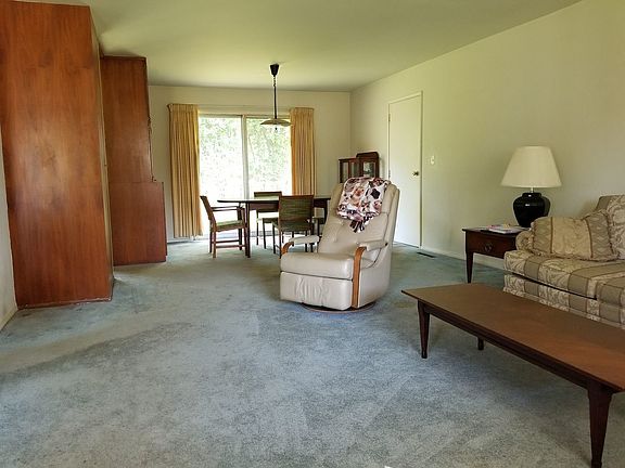5th image of 523 Hazelwood Ct