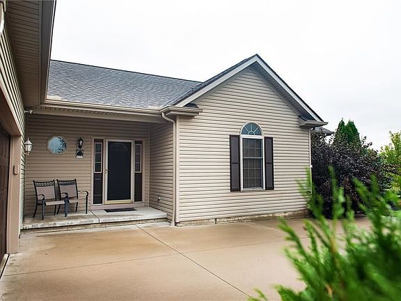 3rd image of 5395 Ledge Rock Dr