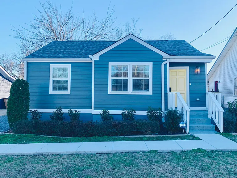 301 Morton Ave — Photo 1