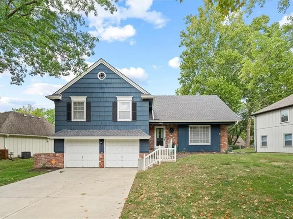 9812 Winslow Pl, Kansas City, MO 64131