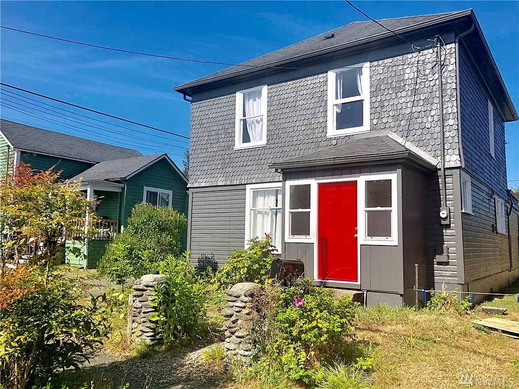 208 N D St photo 1