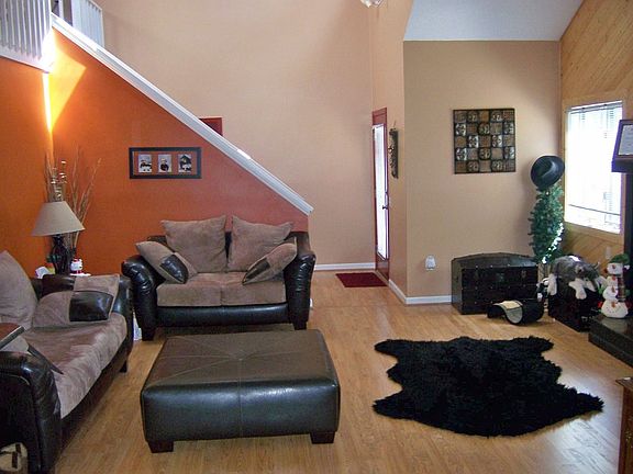 3rd image of 212 Willowbend Ln