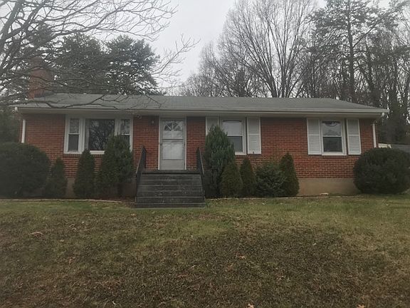 2nd image of 3604 Cedar Ln