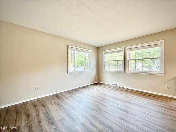 2nd image of 600 Silver Meadows Dr