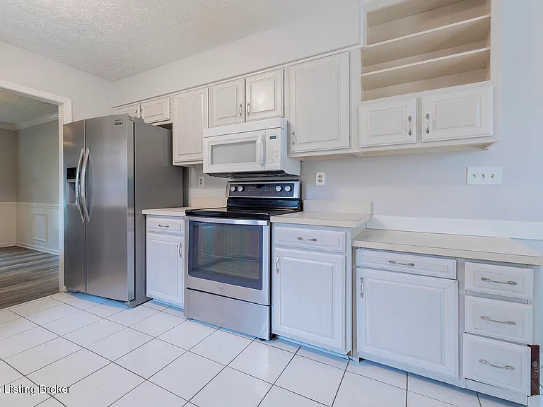 2901 Creekside Dr — Photo 10