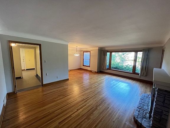 2nd image of 1872 Bohland Ave