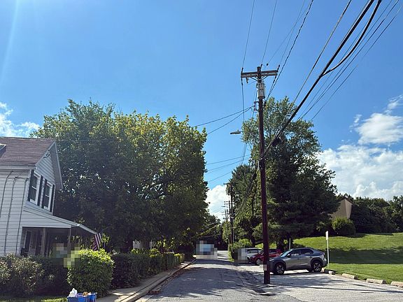 4th image of 415 Schwartz Ave