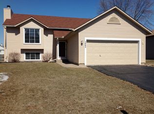 1063 Hummingbird Ln, Eagan, MN 55123