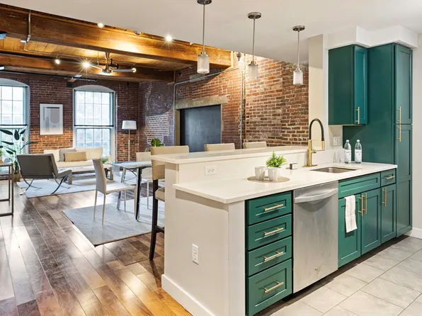 130 John St APT G47, Lowell, MA 01852