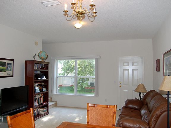 3rd image of 829 SOUTHERN CREEK Drive