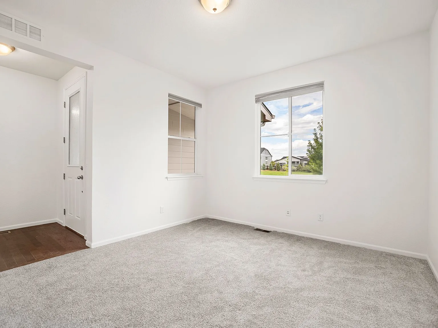 3 bed, 2.0 bath, 2345 sqft, $2,995 — Photo 4