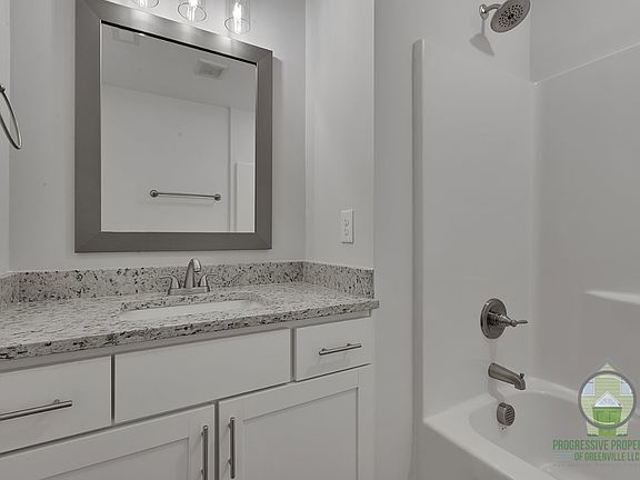 4th image of 11 Wofford Pine Dr #1