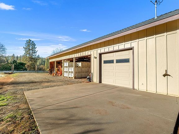 3rd image of 2635 Cleese Rd