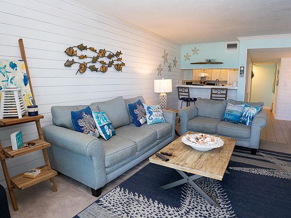5th image of 6211 Thomas Dr Unit 206