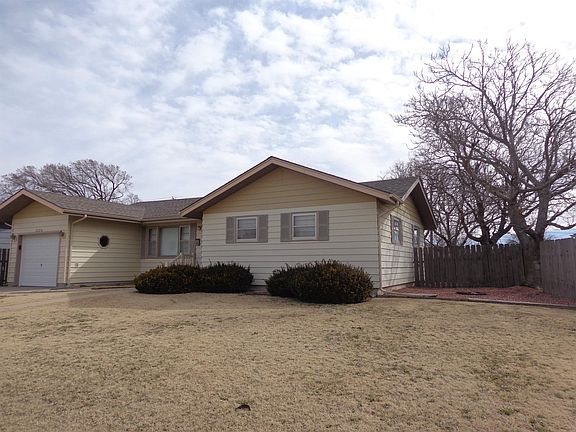 2nd image of 1324 Lawrence Dr