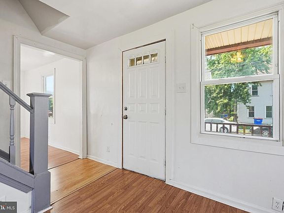 5th image of 515 Dock St