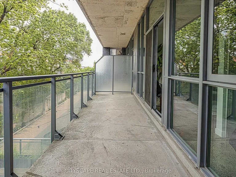 510 King St E #313 — Photo 13