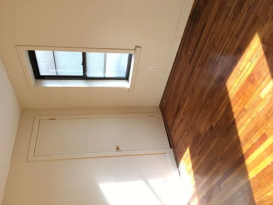 Rented by Lang Realty LLC | media 7