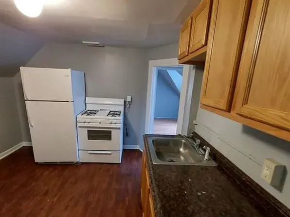 47 Summer St #3, Waterbury, CT 06704