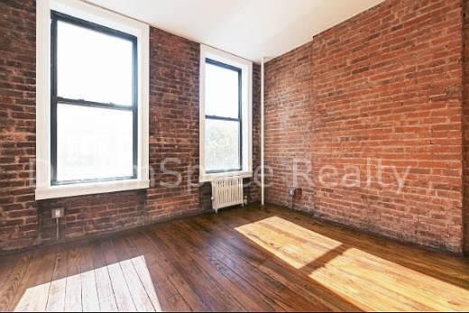 5th image of 213 Green St #1B