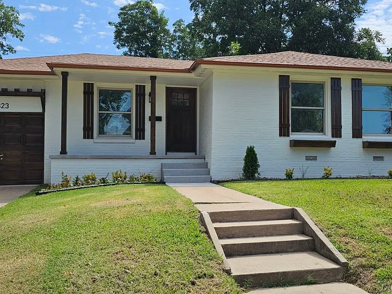 3823 S Indianapolis Ave — Photo 1