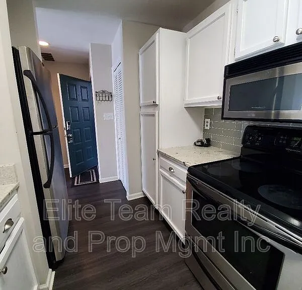 230 S Cedar St #5 — Photo 5