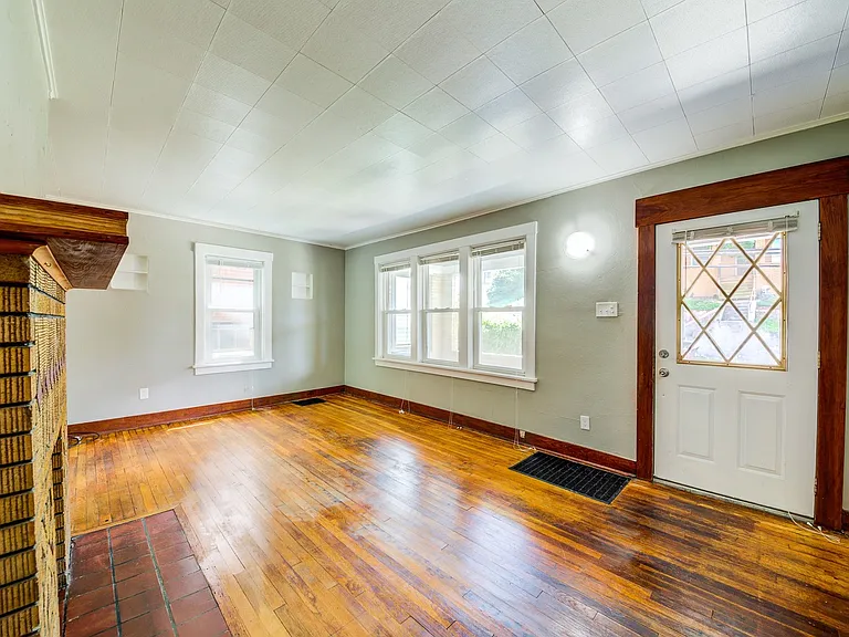 1121 Bellaire Ave — Photo 22
