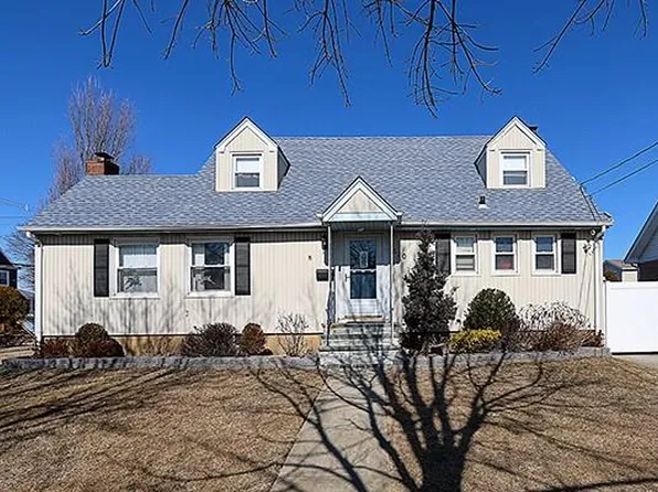 510 Ray Street, Freeport, NY 11520