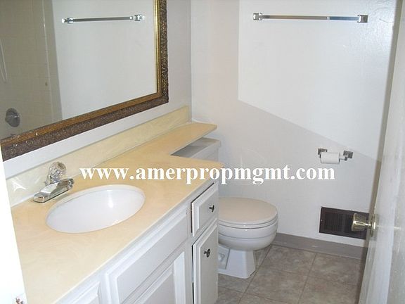 5th image of 2465 Catalina Dr