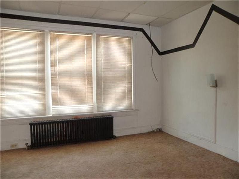2nd image of 404 N Halstead St